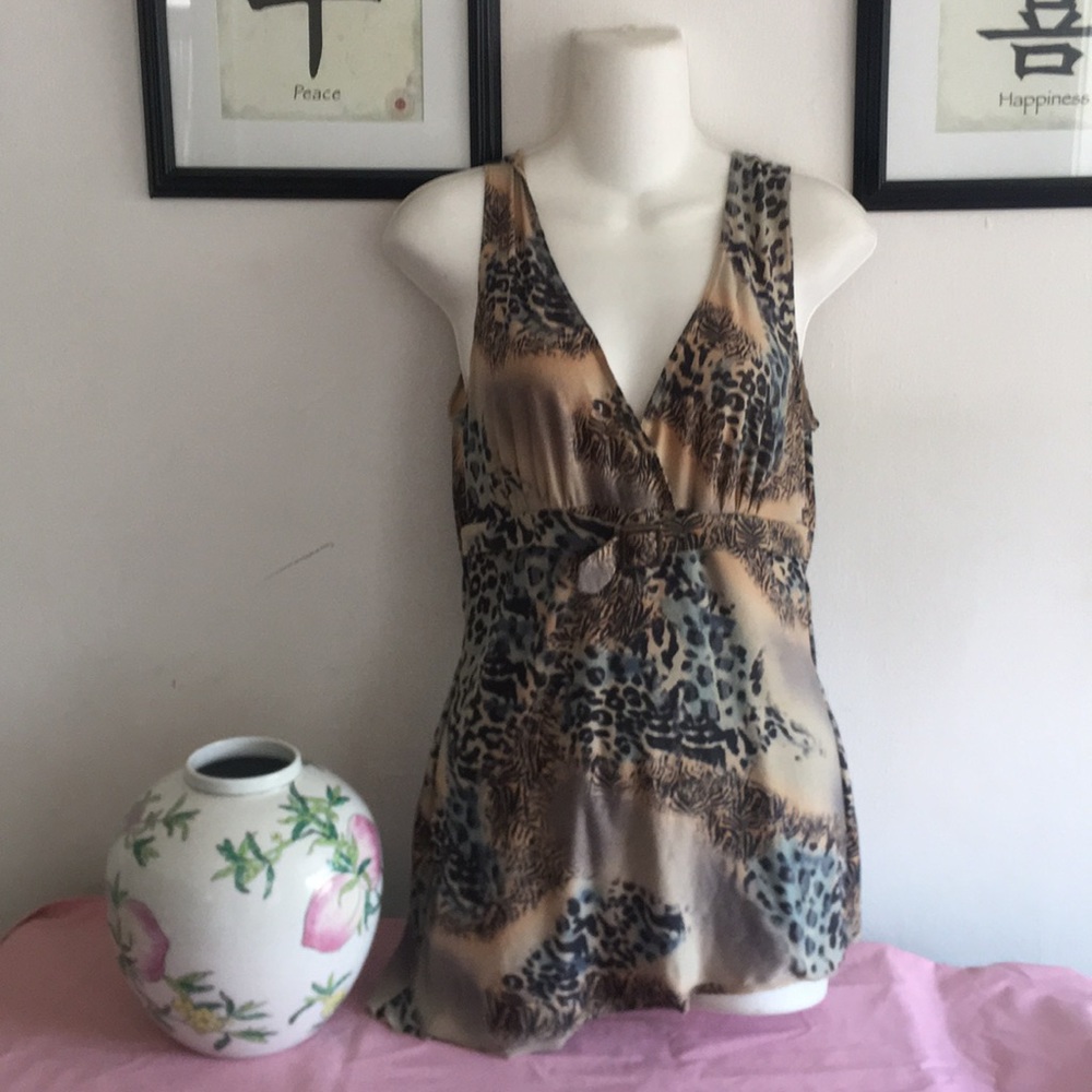 ***3 for 12***. Animal print tank with sz.M